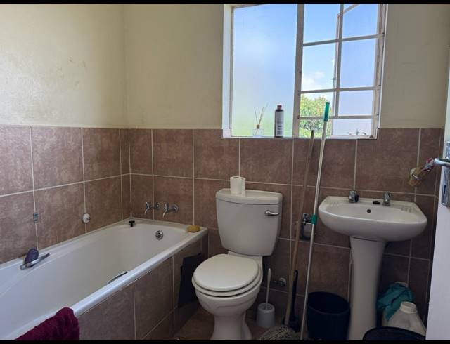 2 BEDROOM APARTMENT FOR SALE IN RUSTENBURG CENTRAL